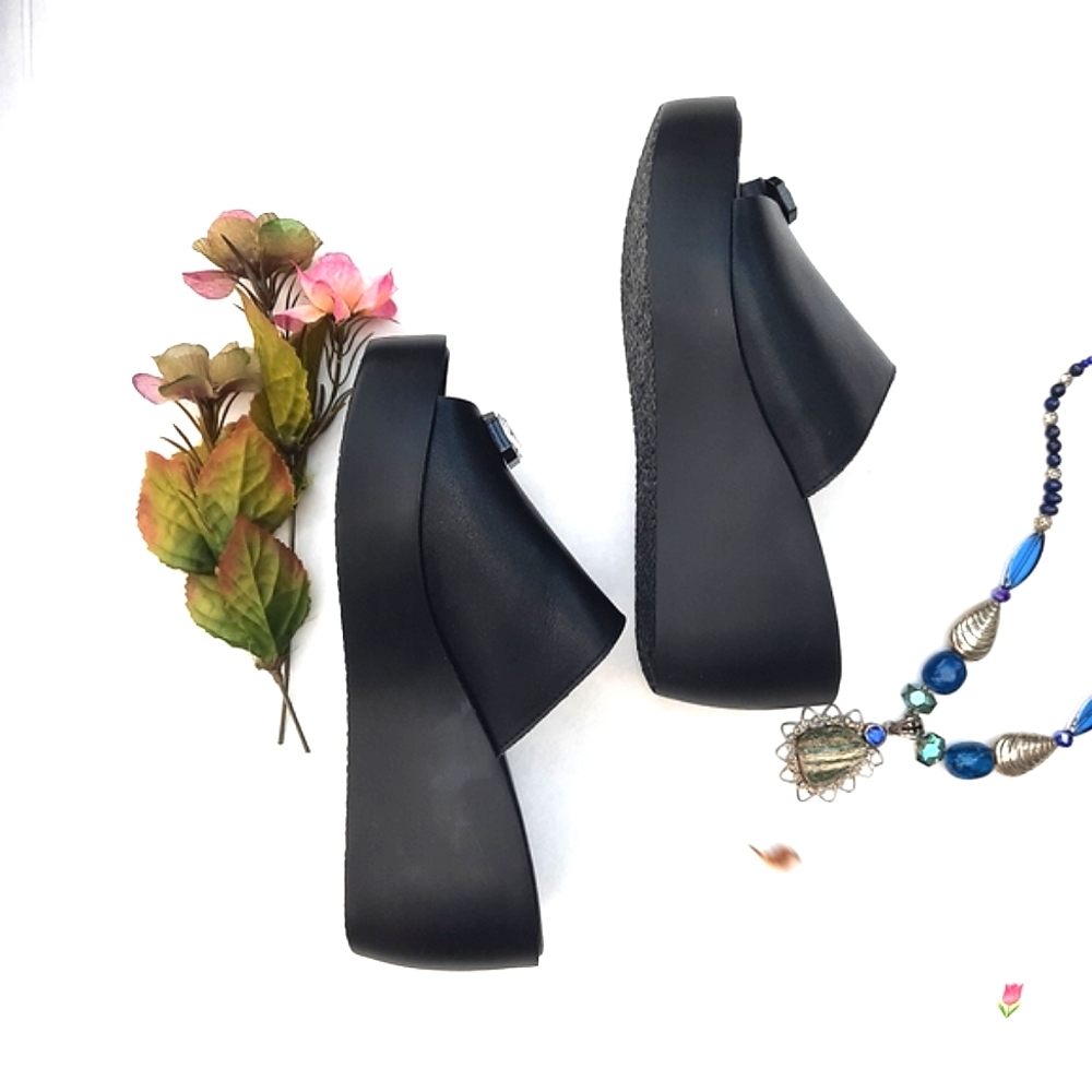 Black Slides Platforms with Large Rhinestones π Toe Loop - Picture 5 of 10